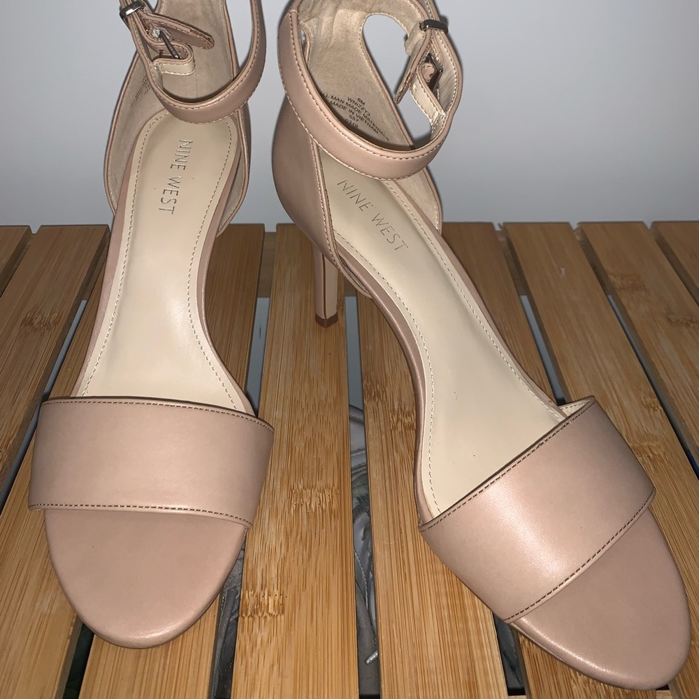 NINE WEST ANKLE STRAP SANDAL
